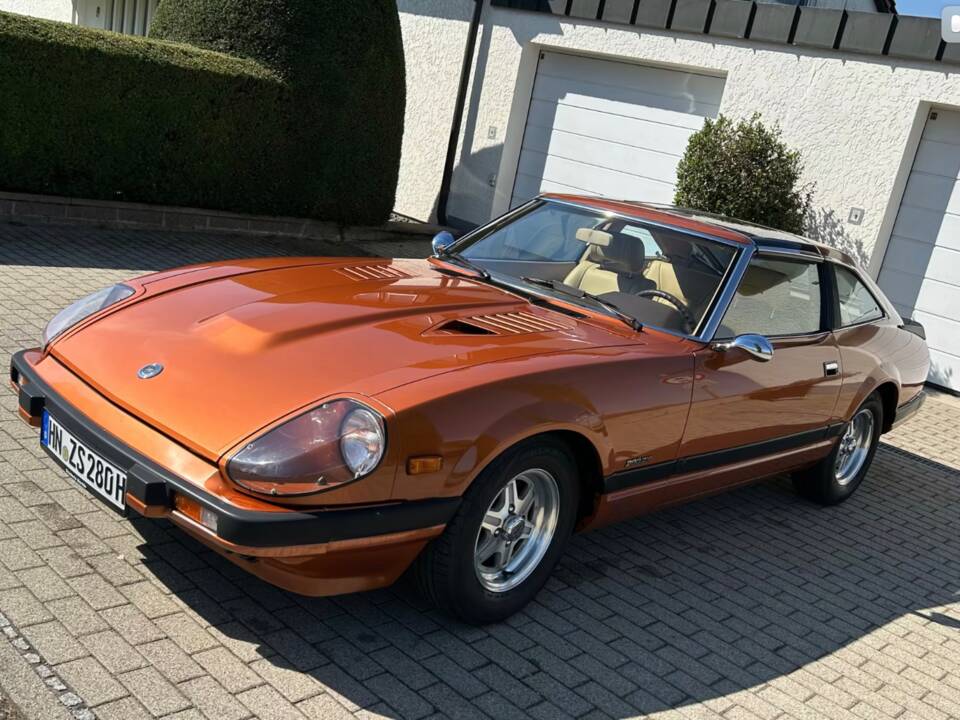 Image 3/14 of Datsun 280 ZX (1983)