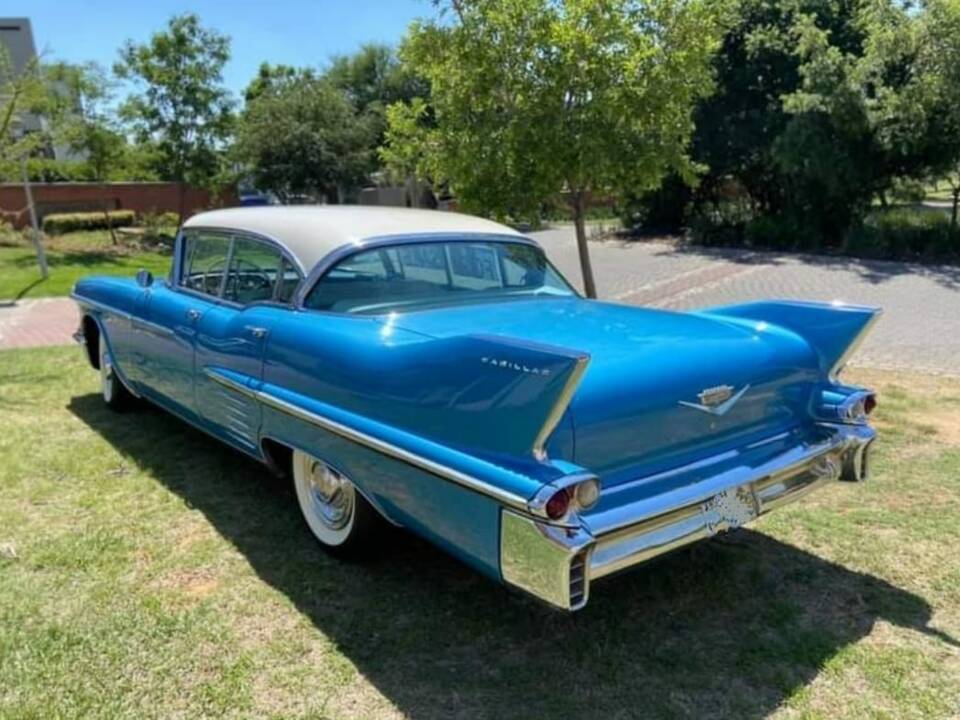 Bild 2/6 von Cadillac 62 Sedan DeVille (1958)
