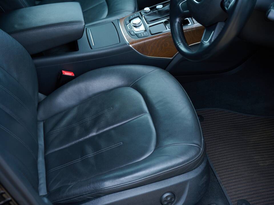 Image 41/50 of Audi A6 3.0 TFSI allroad quattro (2013)