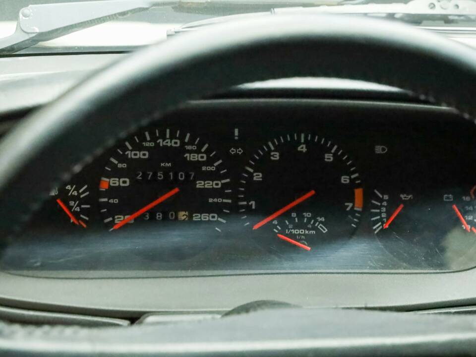 Obraz 47/50 pojazdu Porsche 944 (1986)