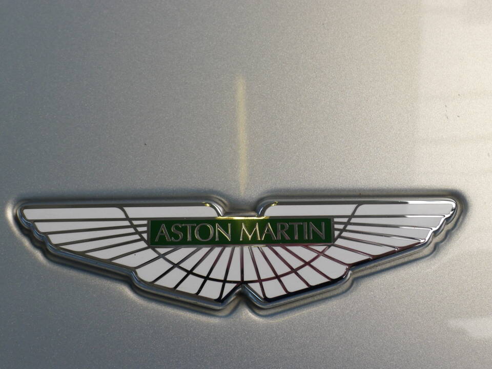 Image 32/37 of Aston Martin DB 11 V12 (2020)