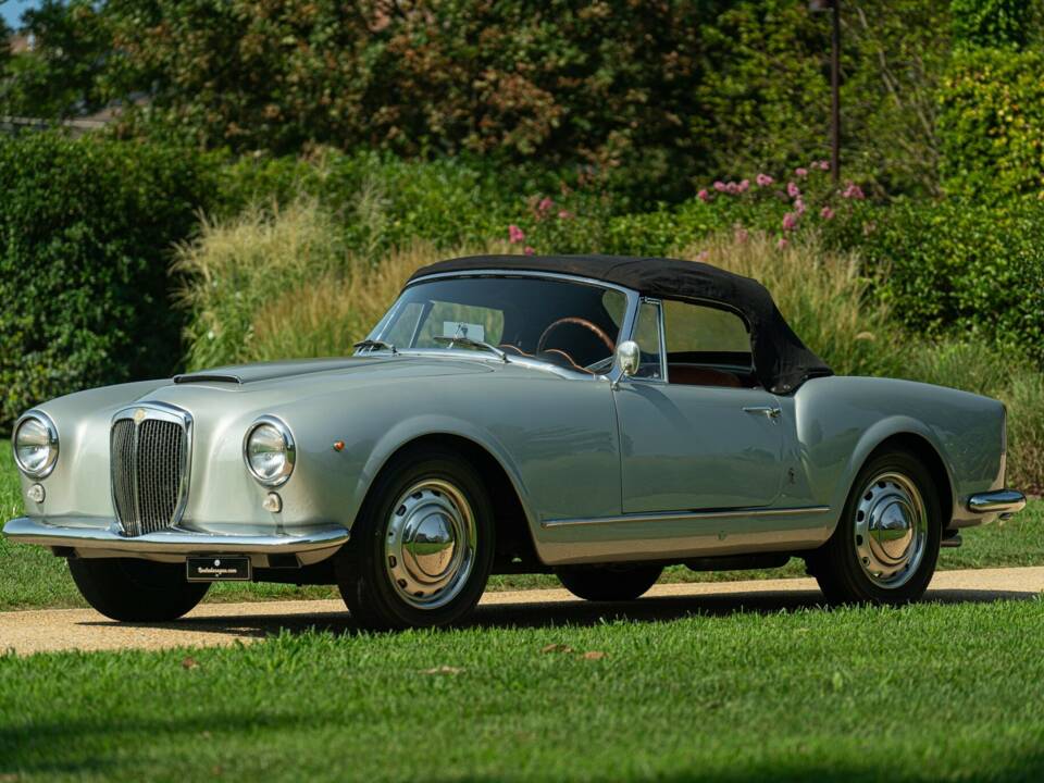 Afbeelding 3/50 van Lancia Aurelia B24 Convertible (1958)