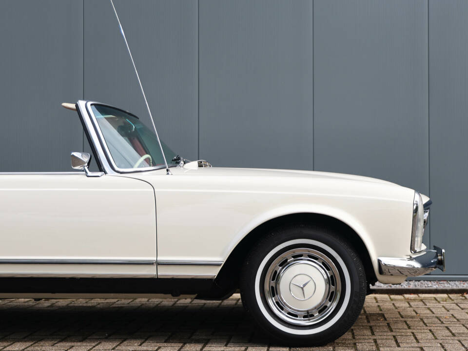 Image 8/56 de Mercedes-Benz 280 SL (1969)