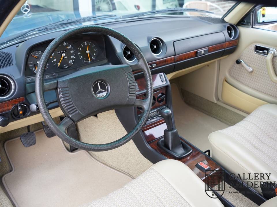 Imagen 4/50 de Mercedes-Benz 230 C (1979)