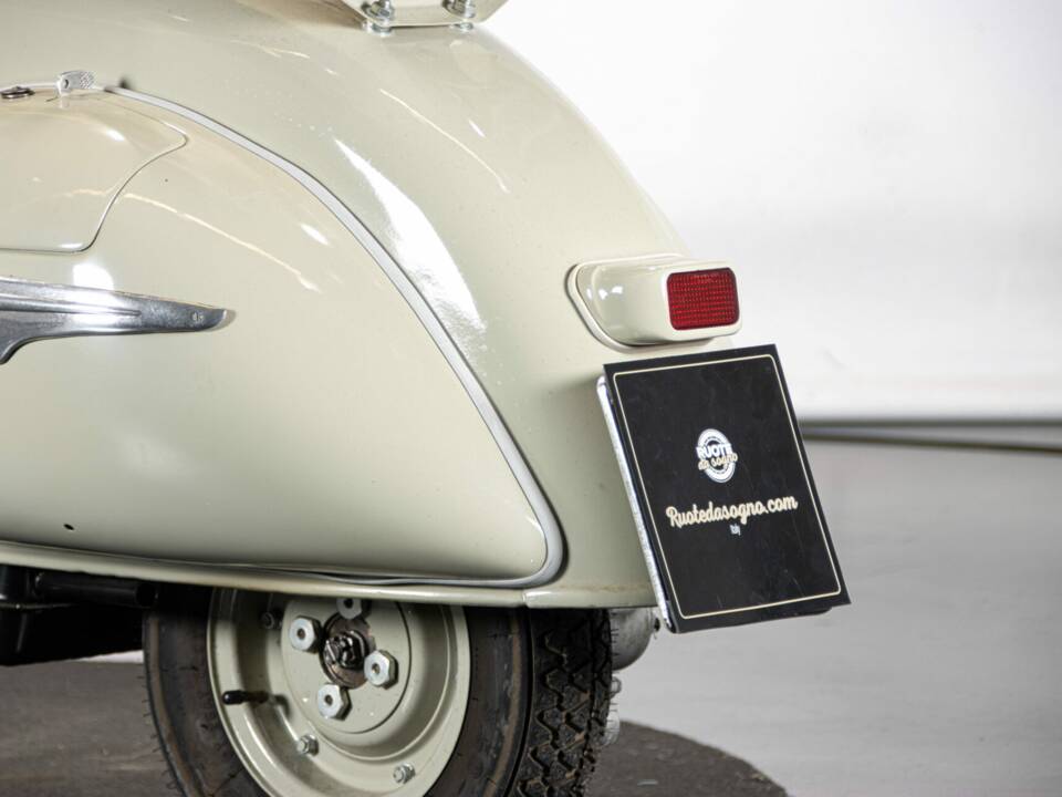Bild 19/50 von Piaggio Vespa 150 "Struzzo" VL (1955)