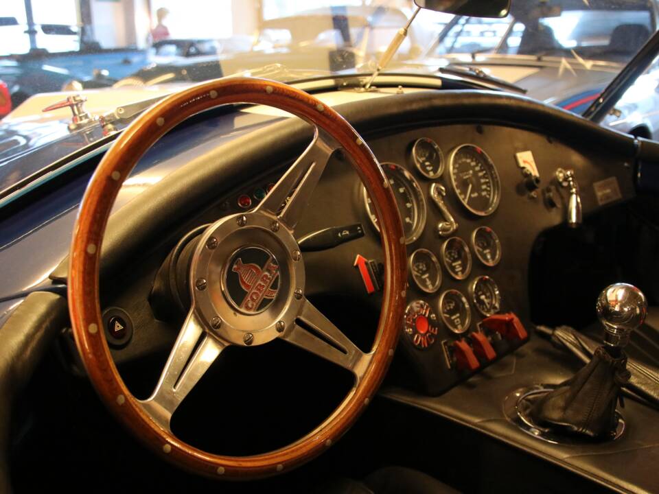 Image 53/57 of AC Cobra 427 (1965)