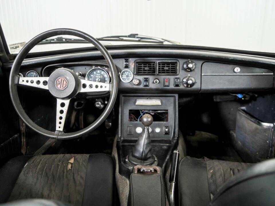 Afbeelding 6/50 van MG MGB GT (1972)
