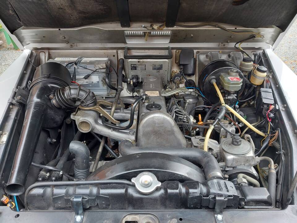 Image 9/9 of Mercedes-Benz 300 GD (SWB) (1988)