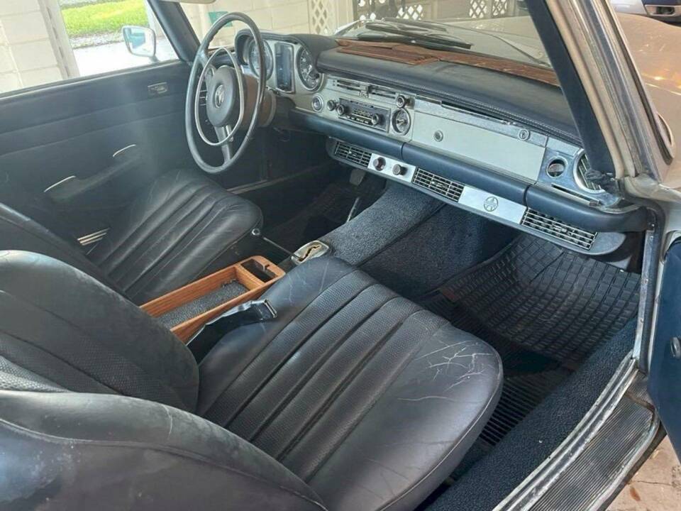 Image 19/36 of Mercedes-Benz 280 SL (1969)