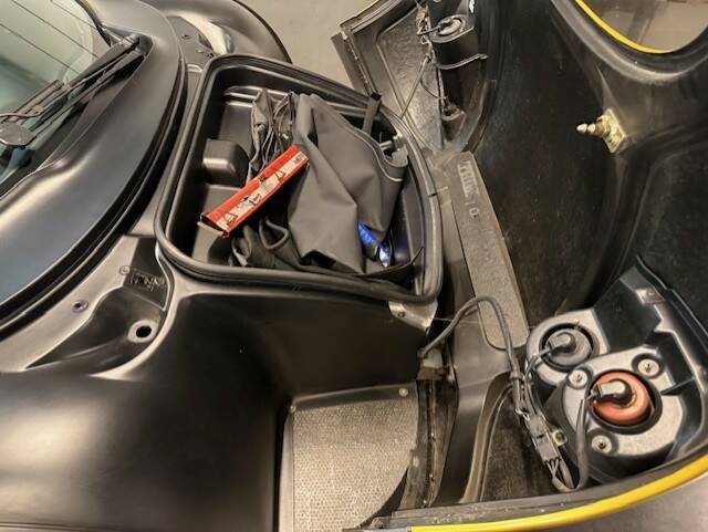 Image 17/26 of Renault Sport Spider (1997)