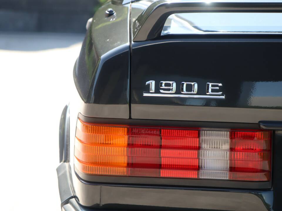 Immagine 28/50 di Mercedes-Benz 190 E 2.3-16 (1986)