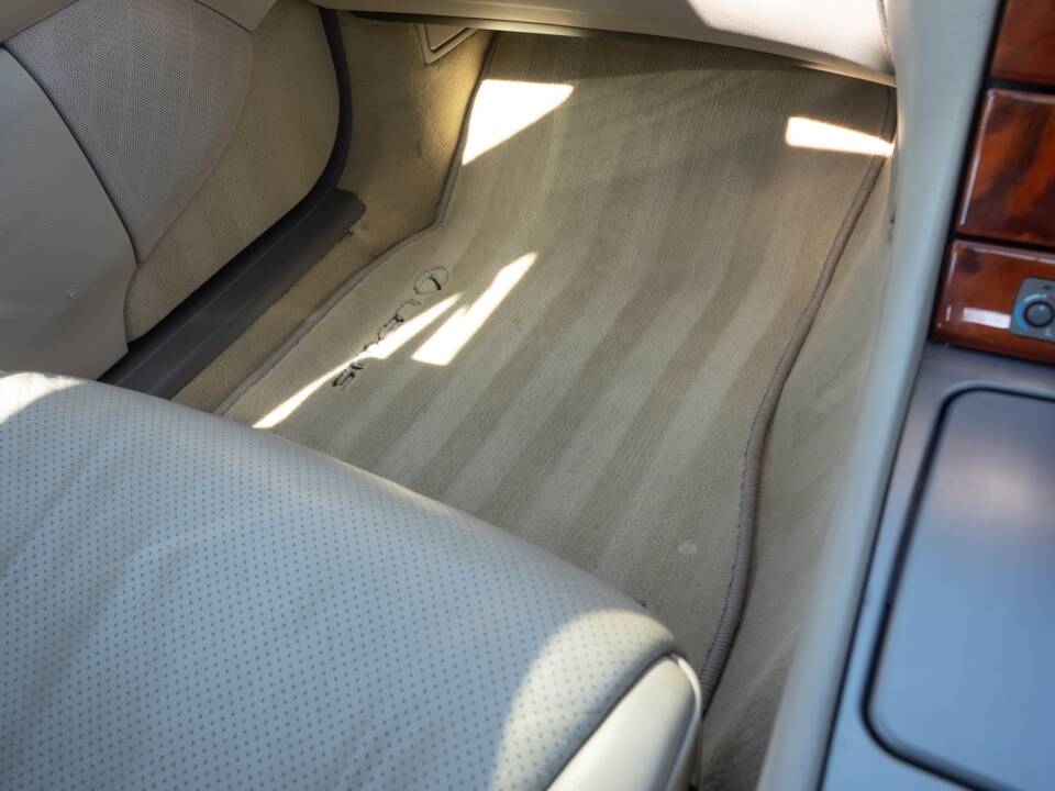 Afbeelding 40/50 van Lexus LS 430 (2002)