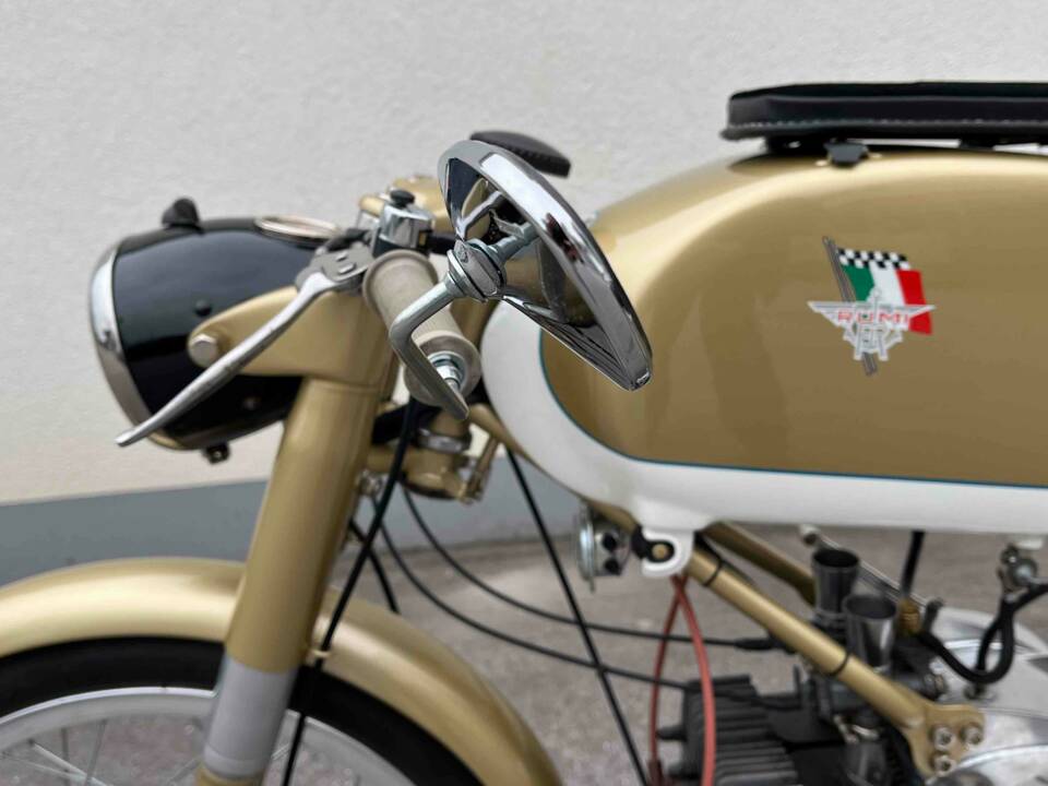 Immagine 5/58 di Rumi Junior Gentleman 125 (1962)