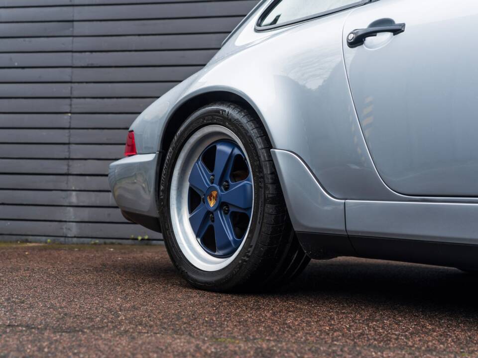 Afbeelding 52/61 van Porsche 911 Carrera 4 (1990)