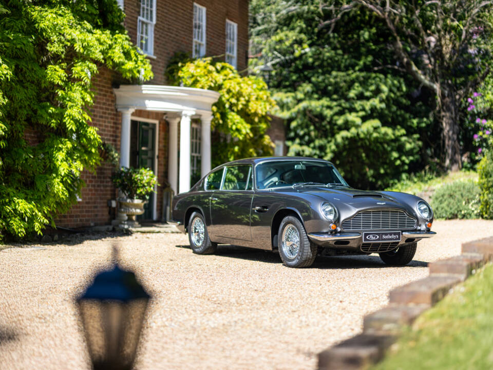 Bild 9/50 von Aston Martin DB 6 Vantage (1970)