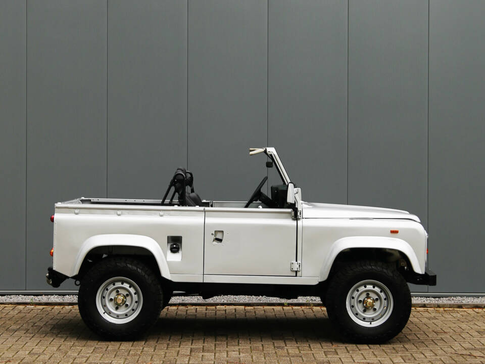 Bild 2/49 von Land Rover Defender 90 (1990)