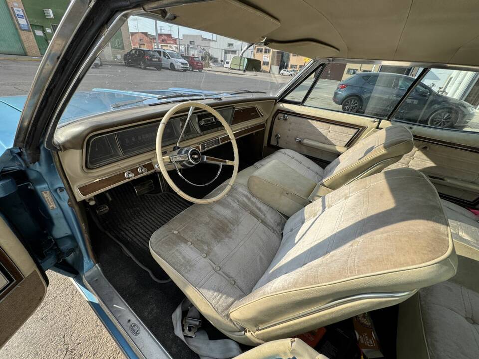 Image 2/8 de Chevrolet Caprice Coupe (1966)