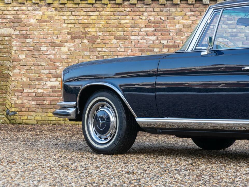 Bild 22/50 von Mercedes-Benz 280 SE 3,5 (1970)