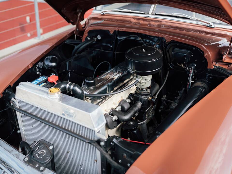 Bild 13/29 von Chevrolet Deluxe Styleline (1952)