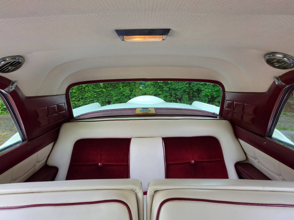 Image 40/75 of Lincoln Continental Mark II (1956)