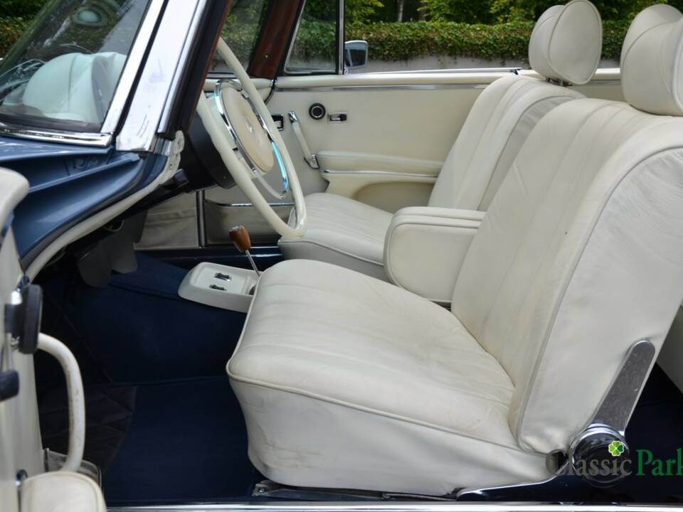 Bild 10/50 von Mercedes-Benz 280 SE 3,5 (1971)