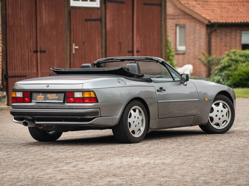 Image 19/42 de Porsche 944 S2 (1991)
