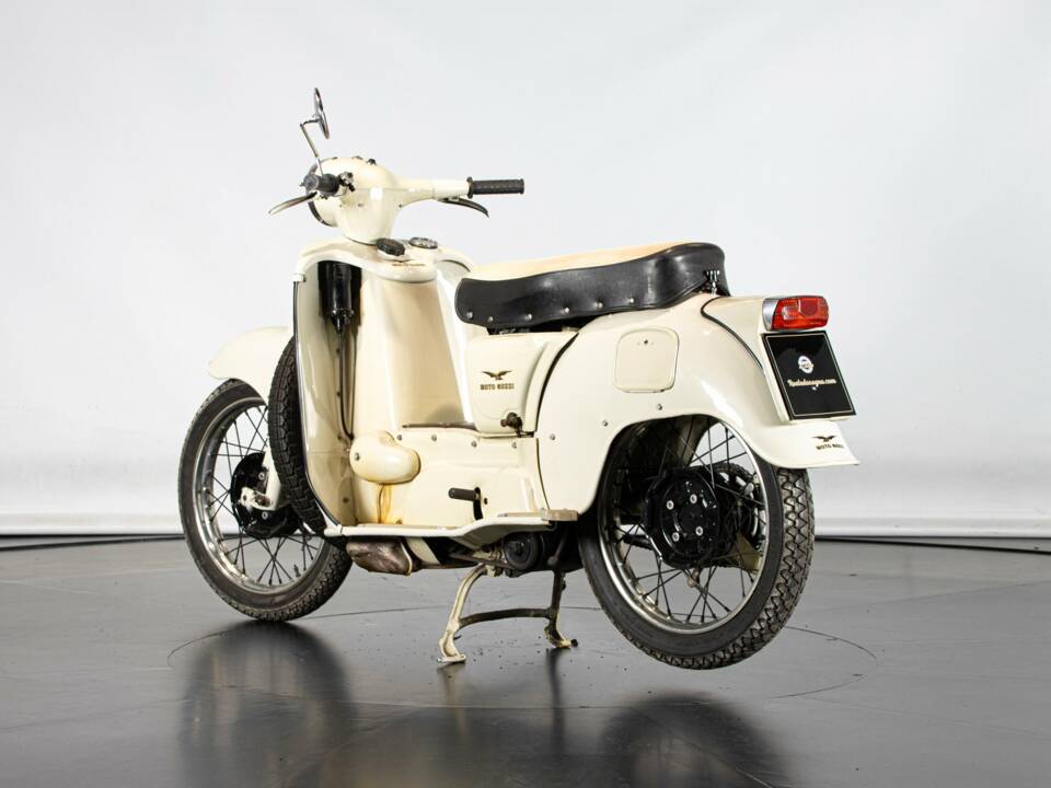 Imagen 2/50 de Moto Guzzi DUMMY (1962)