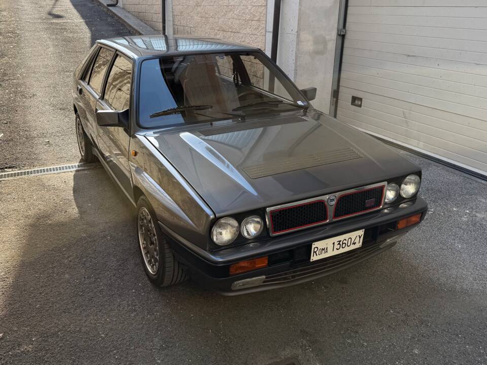 Image 7/35 of Lancia Delta HF Integrale 16V (1990)
