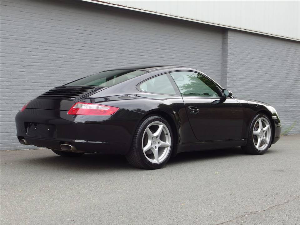 Image 4/74 de Porsche 911 Carrera (2005)