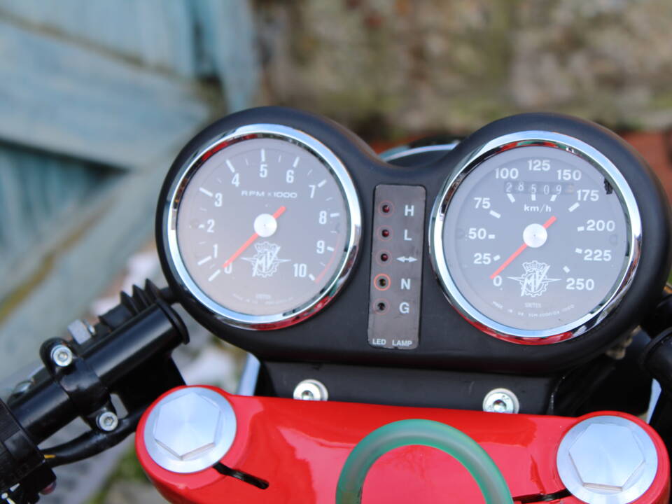 Immagine 11/12 di MV Agusta DUMMY (1979)