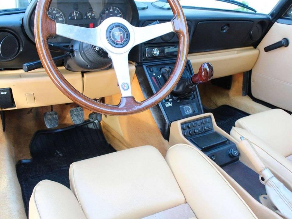 Imagen 6/14 de Alfa Romeo 2.0 Spider (1991)