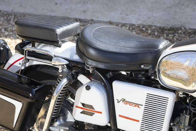 Image 11/36 of Moto Guzzi V 7 Special (1970)