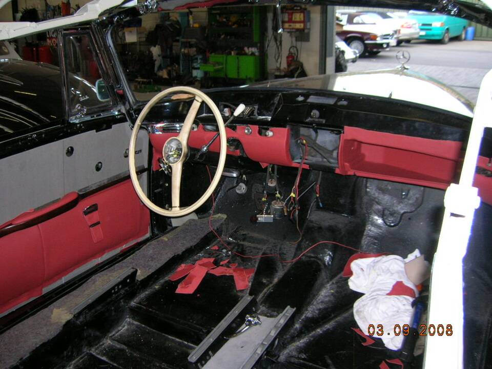 Afbeelding 79/118 van Mercedes-Benz 220 S Cabriolet (1957)