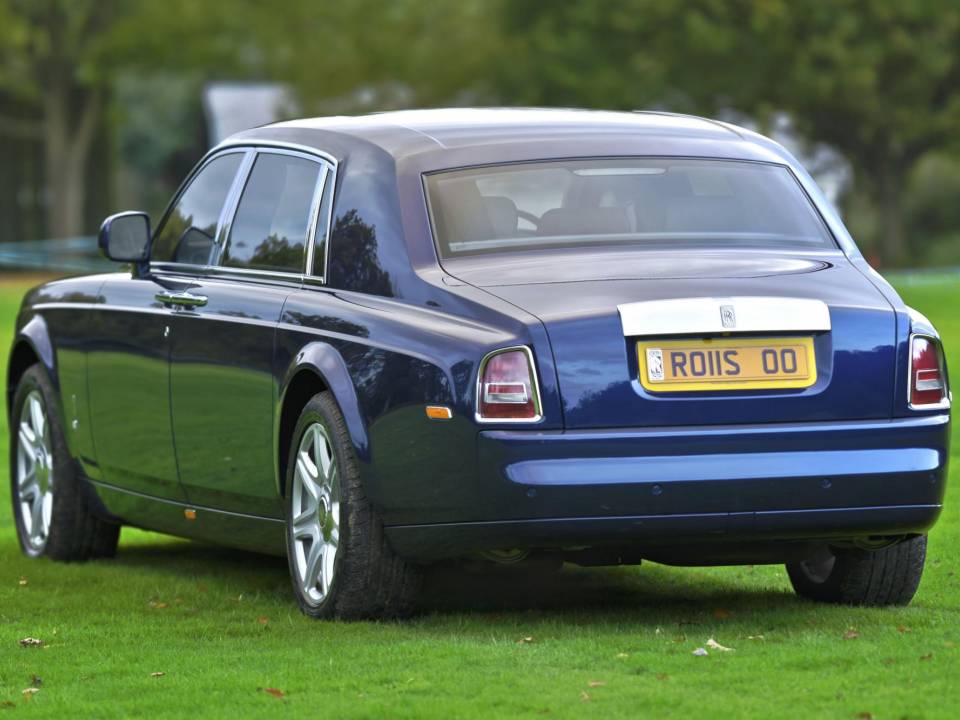Image 12/49 of Rolls-Royce Phantom VII (2009)