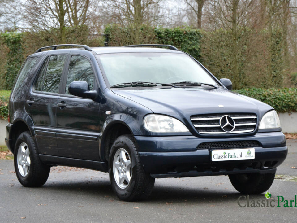 Imagen 7/50 de Mercedes-Benz ML 230 (1998)