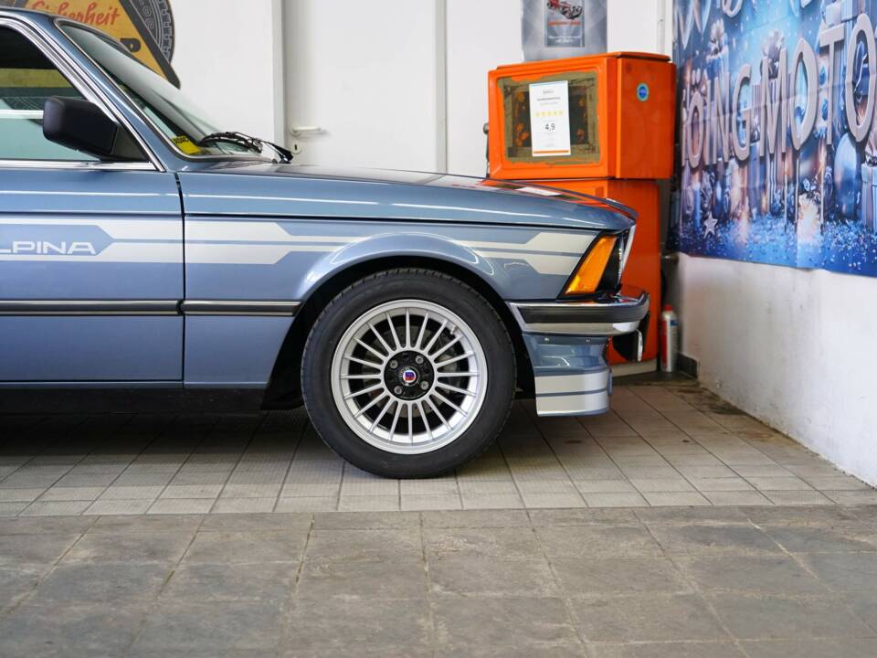 Image 54/56 of BMW 323i (1980)