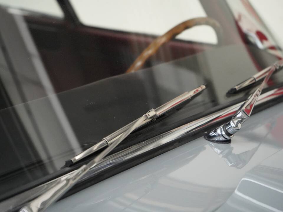 Afbeelding 17/44 van Jaguar E-Type 3.8 (1963)