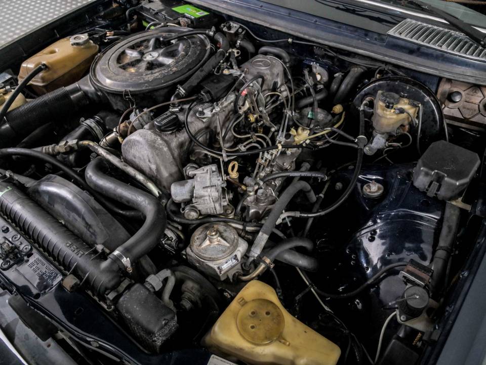 Bild 42/50 von Mercedes-Benz 300 D Turbodiesel (1982)
