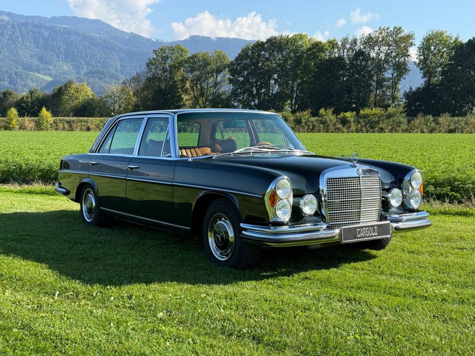 Image 5/39 of Mercedes-Benz 300 SEL 6.3 (1970)