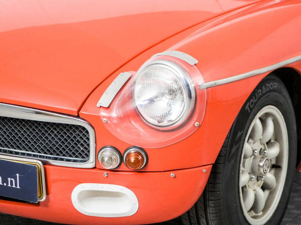 Bild 22/50 von MG MGB GT V8 SEC (1978)
