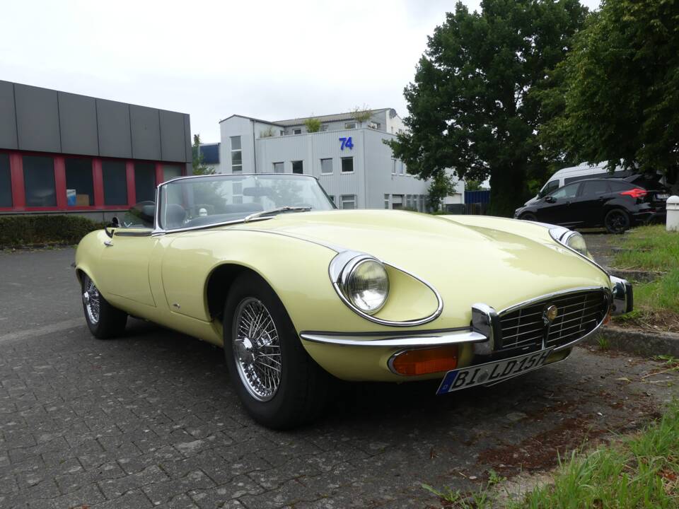 Image 3/74 de Jaguar Type E V12 (1973)