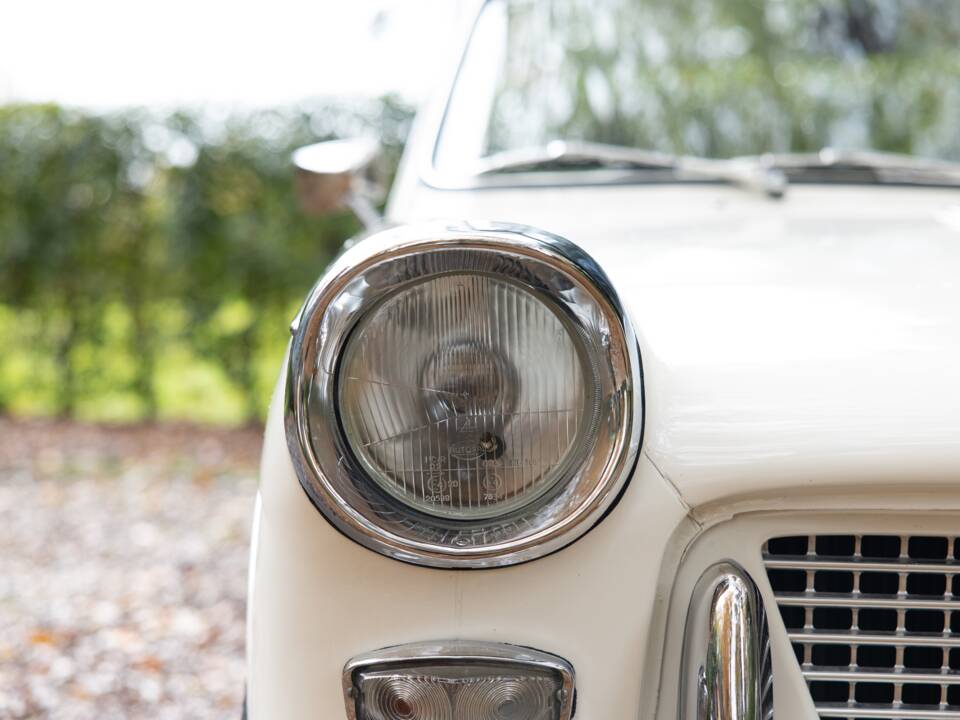 Image 45/50 of Triumph Herald 1200 (1967)