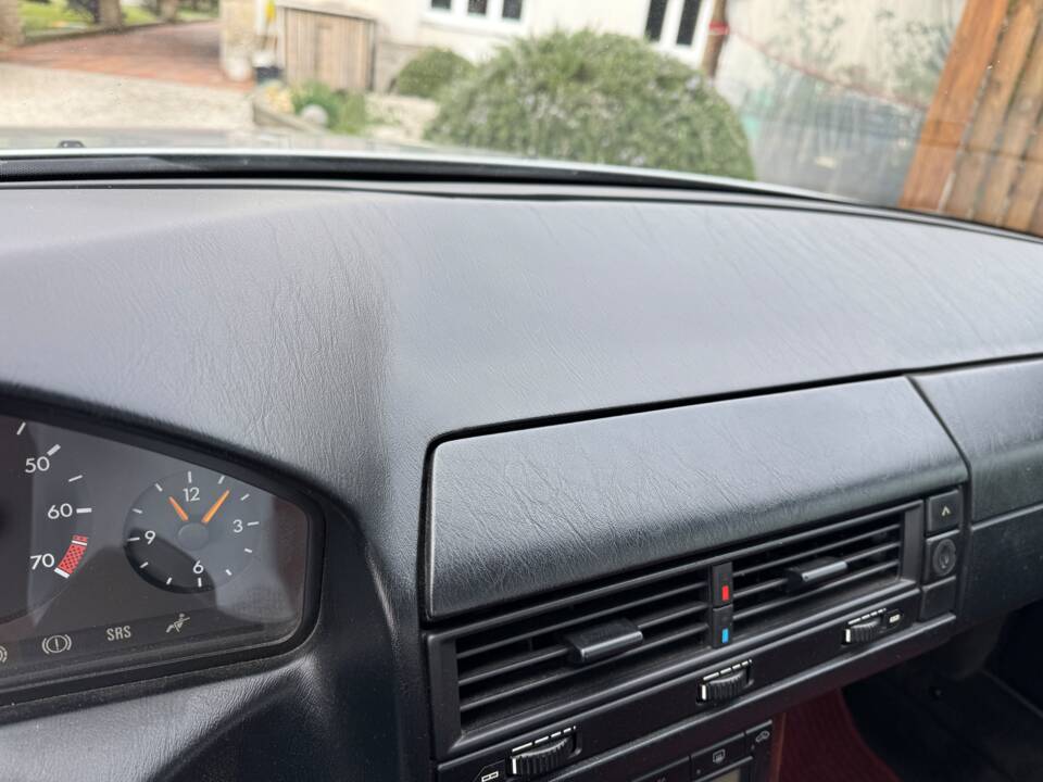 Image 32/51 of Mercedes-Benz SL 320 (1996)