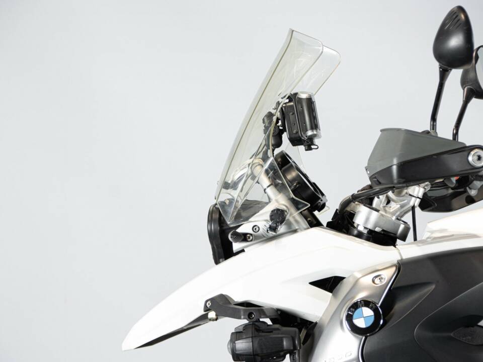 Image 15/50 of BMW DUMMY (2010)