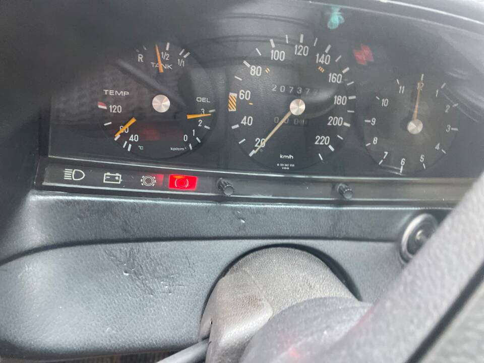 Bild 24/52 von Mercedes-Benz 280 (1976)