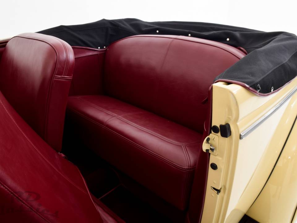 Image 33/50 of Ford Deluxe Coupé Convertible (1940)