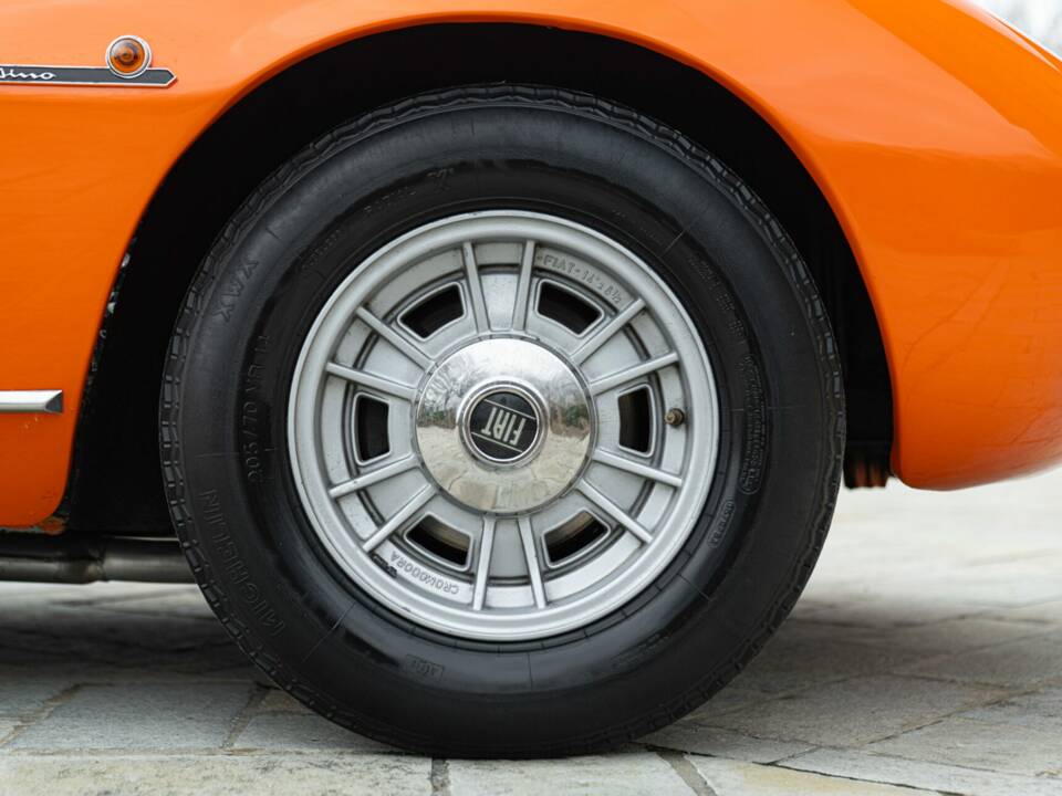Image 34/50 of FIAT Dino 2400 Spider (1972)