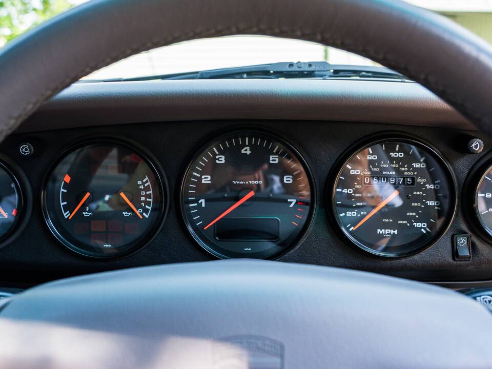 Bild 35/62 von Porsche 911 Carrera 4 (1996)