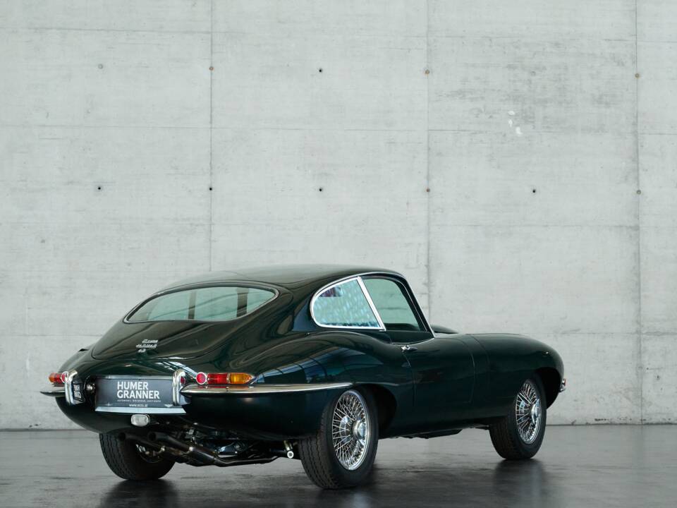 Image 33/50 de Jaguar E-Type (1970)