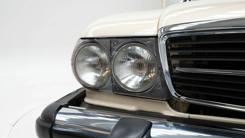 Image 11/15 of Mercedes-Benz 380 SL (1982)